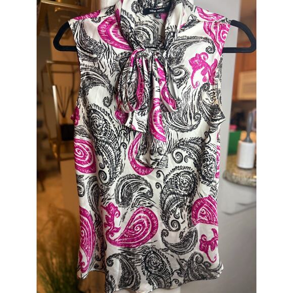 Nine West Tie Neck Satin Paisley Sleeveless Blouse Size M 6-10 - Picture 1 of 3